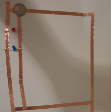 This is more tests I conducted for researching series and parallel circuits. I was testing under what circumstances the bulb would light up and whether it had anything to do with the placement of the copper foil. At what position would the copper foil touch the electrode with the bulb to light up the bulb?
