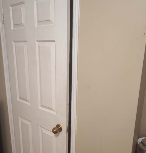 This is the indoor sound I was looking for.<br><audio controls src='audio/17.m4a'></audio>